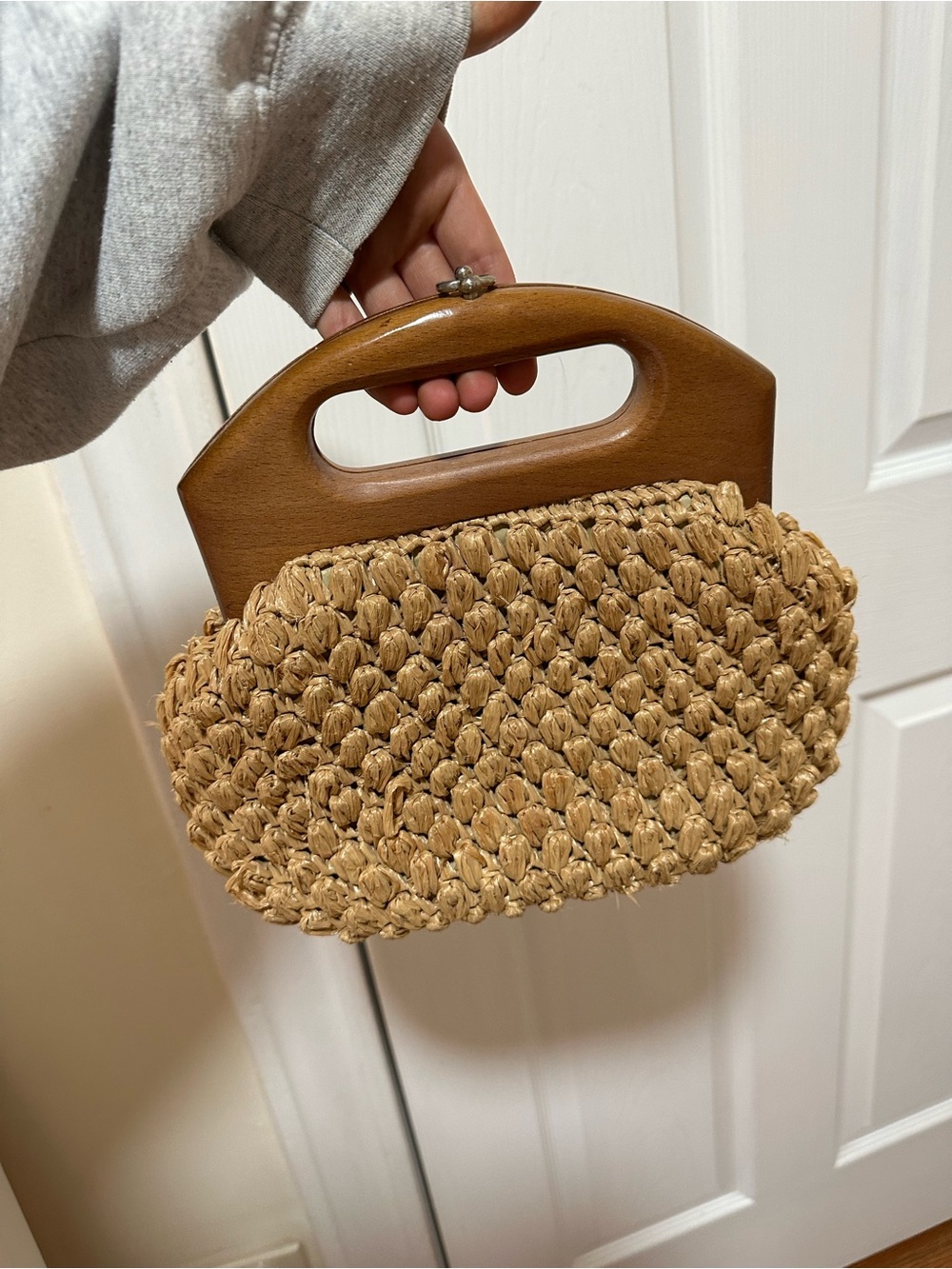 Woven Straw Handbag with Wooden Handle - Natural Tan